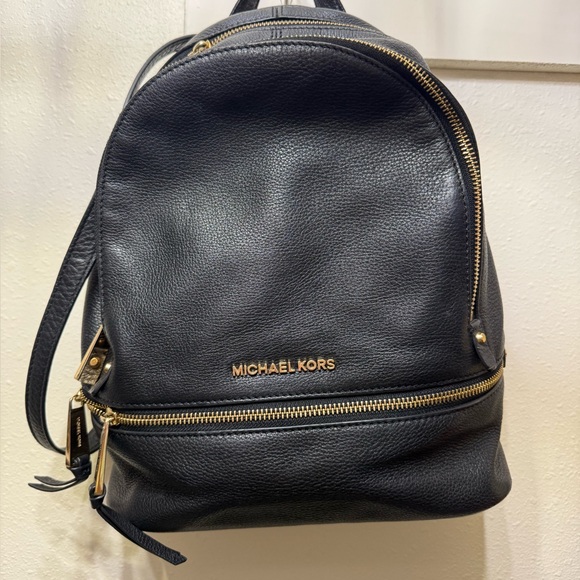 Michael Kors Black Leather Handbag with Gold Zipper - Picture 1 of 6
